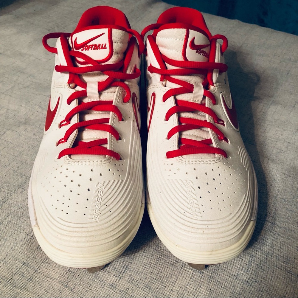 Nike women’s 11 Softball cleats ZOOM HYPERDIAMOND 3 ELITE Cleats